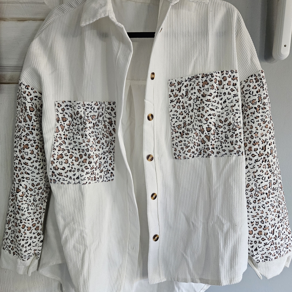 White Button-Up Shirt with Leopard Print Pockets